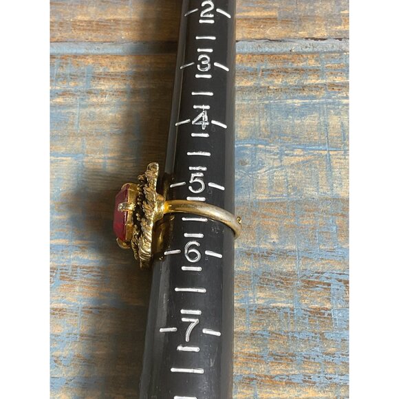 Vintage Gold-Tone Cocktail Ring With Red Glass Stone - Picture 2 of 5